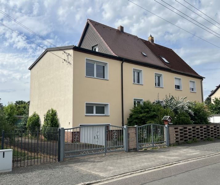 Großzügiges Mehrgenerationenhaus mit zwei Wohneinheiten und Garten nahe Leipzig zum Verkauf